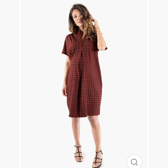 Ingrid & Isabel Dresses & Skirts - Ingrid and Isabel Tunic Maternity Dress sold out pattern